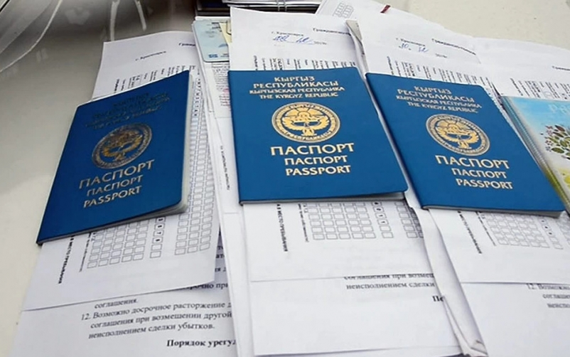 Туулгандыгы тууралуу күбөлүктүн көчүрмөсү менен паспорт алса болобу?