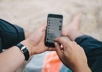 Күйөөм интернеттен кыздар менен сүйлөшө берет. Бул оорубу эмне?