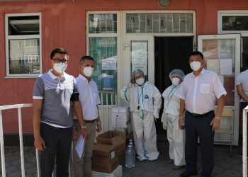 «Айыл Банк» дарыгерлерге коронавирус менен күрөшүүдө жардамын улантууда