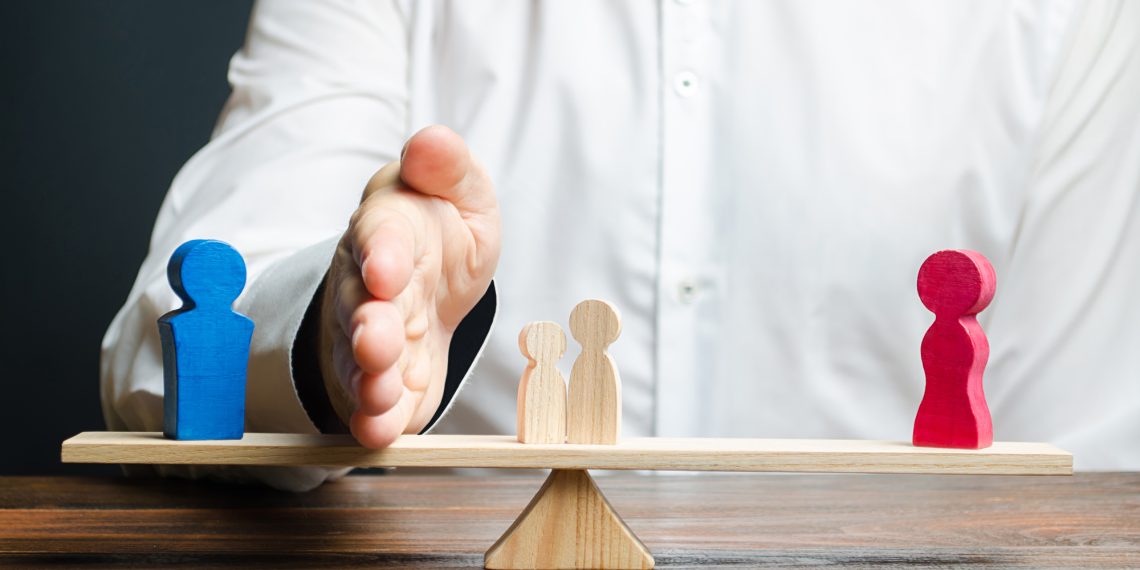 Аялымды энелик укуктан ажыратып койсом болобу? Адвокат жооп берет