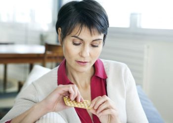 Климакс деген эмне жана организмдеги кандай өгөрүүлөргө алып келет?