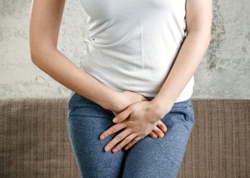 Төрөгөндөн кийин жыныс кыныман жел чыга берет. Бул нормалдуубу?