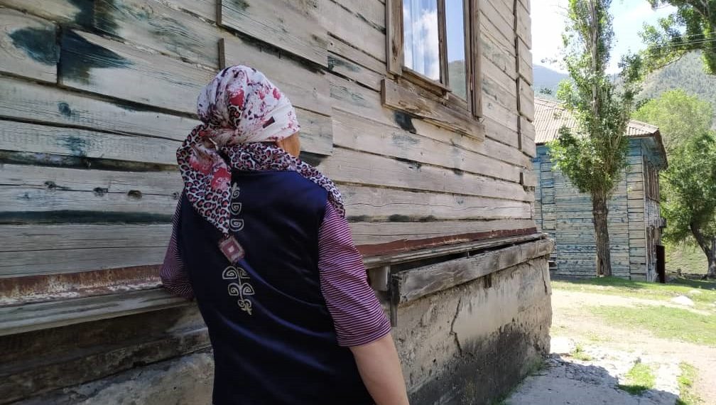 Болочок кайын энем ата-энемдин бай экенин билип дароо өзгөрө түштү