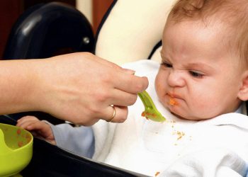 Баланын тамакка табитин ачуу үчүн кандай витамин бериш керек? Педиатрдын жообу