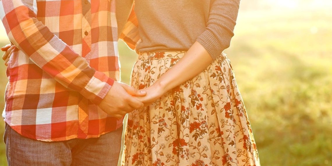 Жигитимдин апасы бирге болушубузга каршы. Эмне кылышты билбей турам