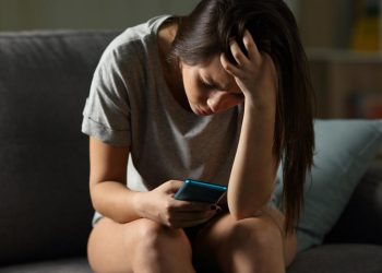 Мен 19 жаштамын өзүмдү кантип табам? Психологдун кеңеши