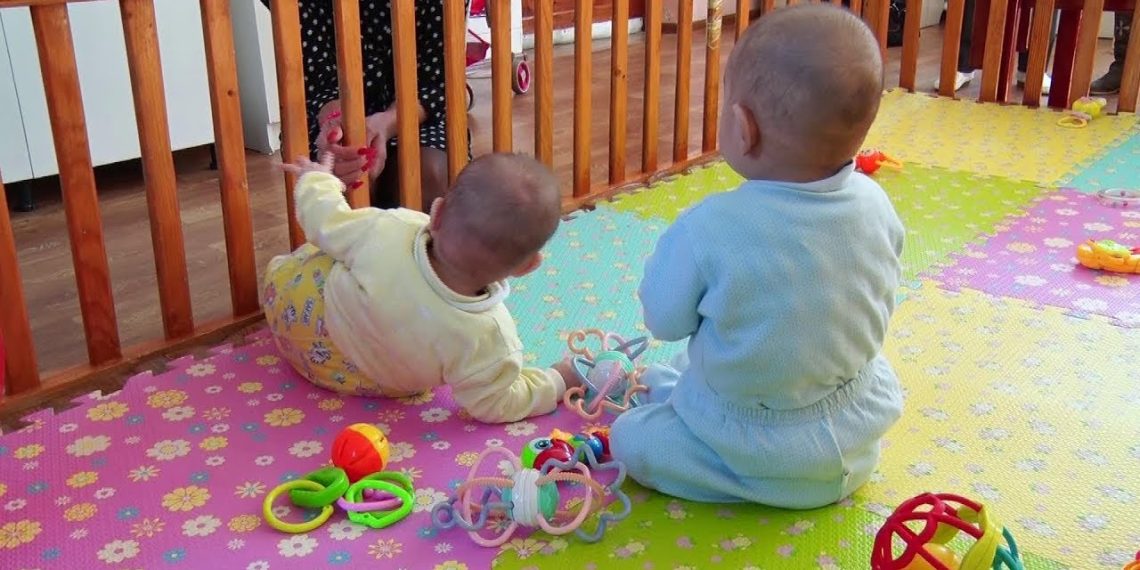 Жети жыл мурун багып алган кызыма кантип күбөлүк алсам болот?