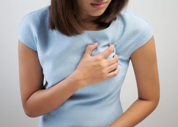 Көкүрөгүмдүн үстүндө без сыяктуу бир нерсе бар