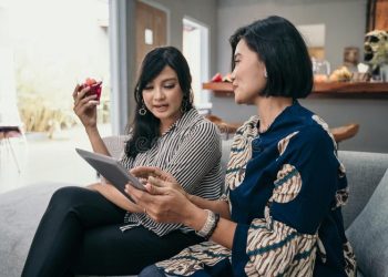 Жеңем экөөбүздүн мамилебизди кантип оңдосом болот? Психологдун кеңеши