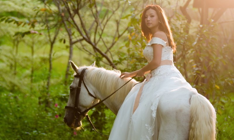 Ат минсе кыздык белги түшүп калат деген чынбы? Гинеколог жооп берет