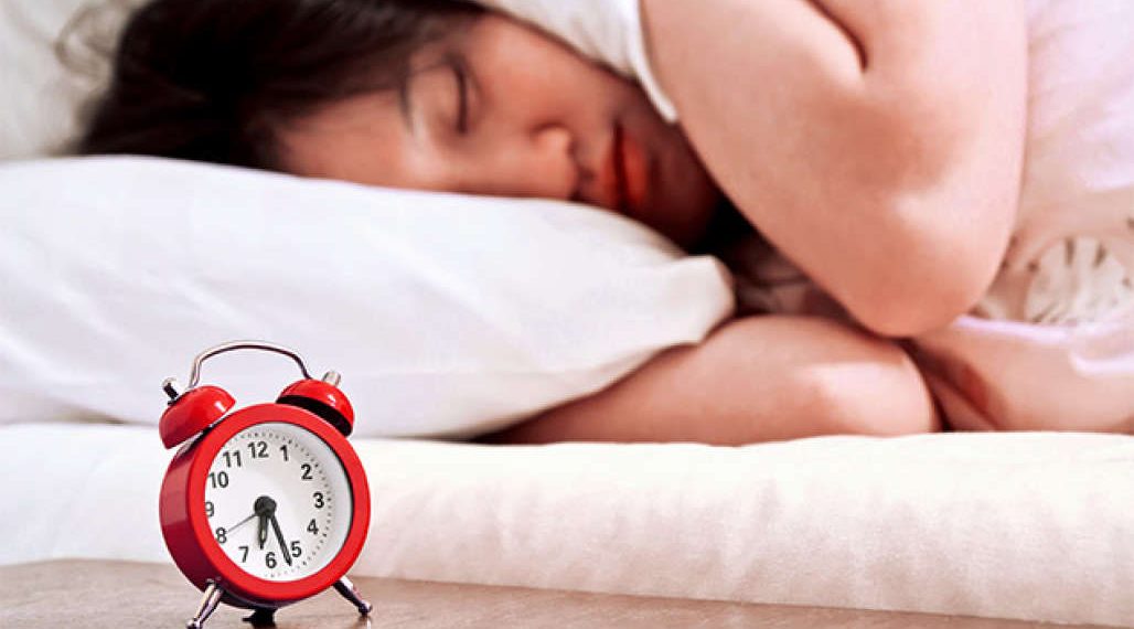 Эртең менен эрте ойгонгонду үйрөнө албай койдум. Эмне кылышым керек?