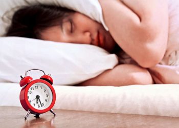 Эртең менен эрте ойгонгонду үйрөнө албай койдум. Эмне кылышым керек?