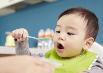 Тогуз айлык баламдын оозу чоңдордукундай жыттанат