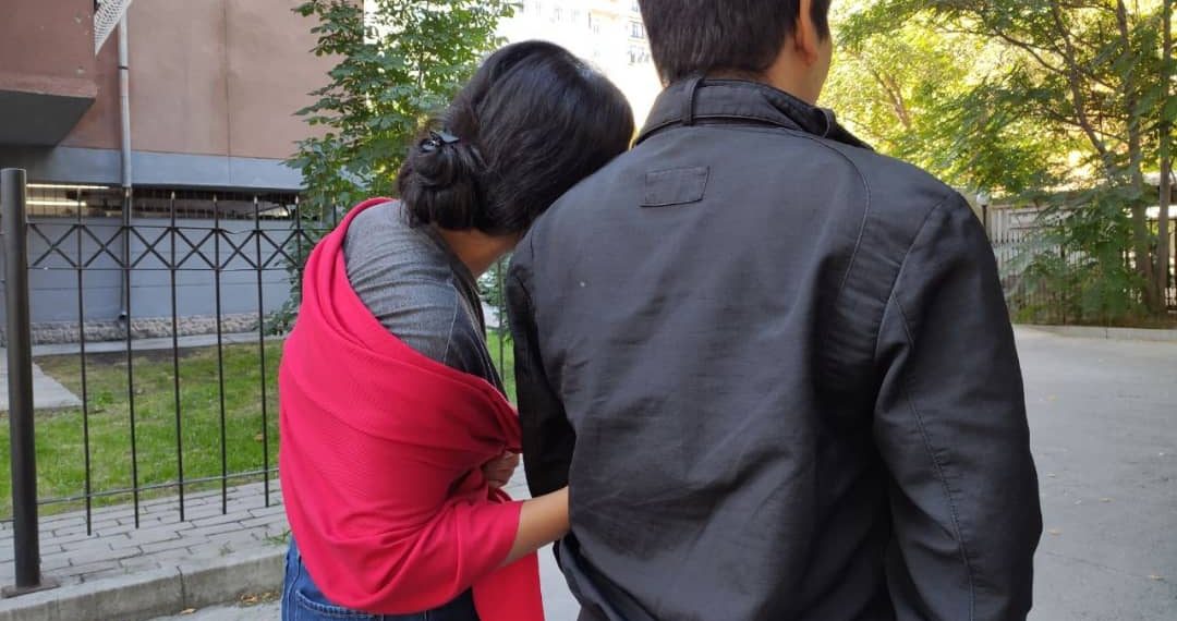 Күйөөмдүн телефонун чукулап отуруп эски курбуларымдын номерин көрүп калдым