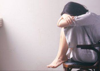 Үйлөнөбүз дегенден бери жигитим мага кол көтөрөт