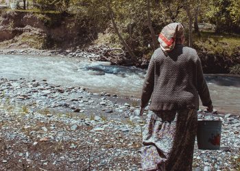 Жугундуну кандай сууга төкпөйт? Билем десеңиз