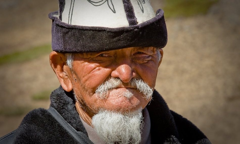 Кайын атам "менин келиним жүгүнбөйт"