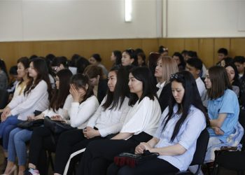 Таштап койгон окуумду кайра улантып жатам. Мектепке жумушка кире аламбы?