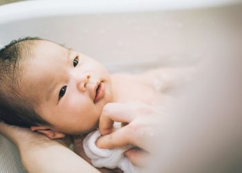 Ооругандыктан баланы 5 күн эмизбей турушум керек. Кызымды кыйнап койбоймунбу?