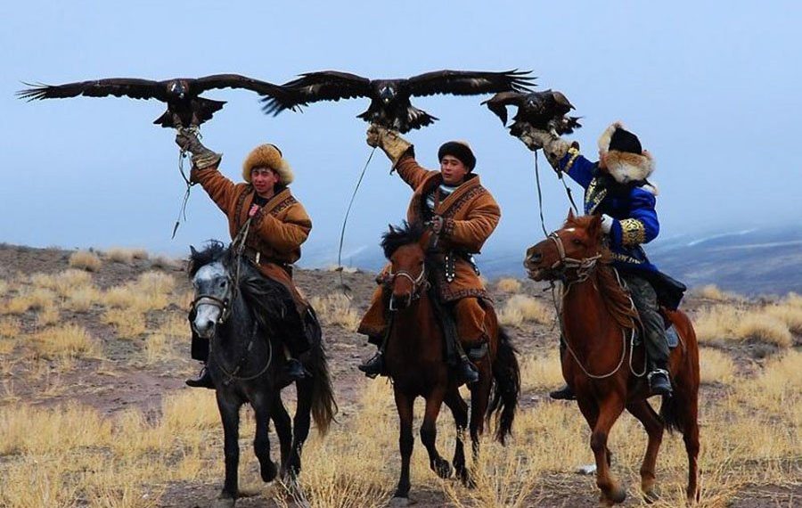 “Боз улан” менен “жигиттин” айырмасын билесизби? Өзгөчө тесттен өтүңүз