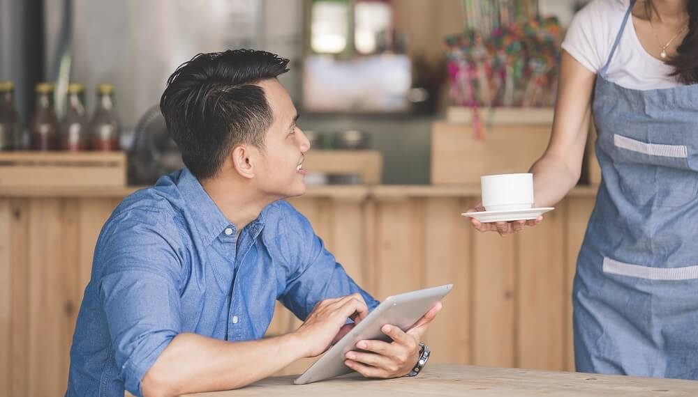 Мен адамдардын сезимин байкабайм