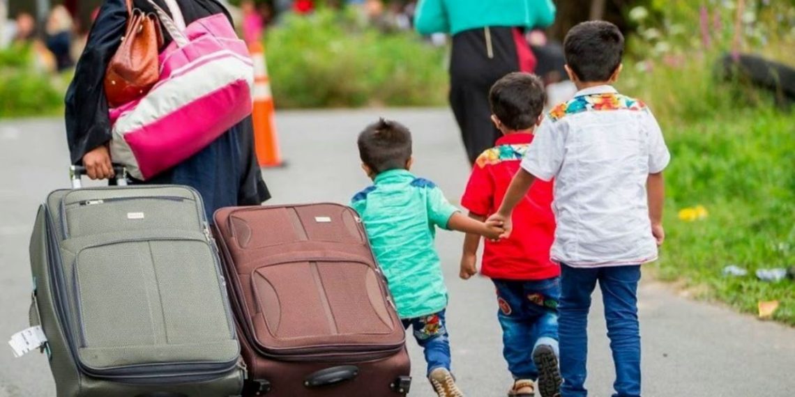 Ата-энеси мигрант болгон өспүрүмдөр үчүн психологдун кеңештери