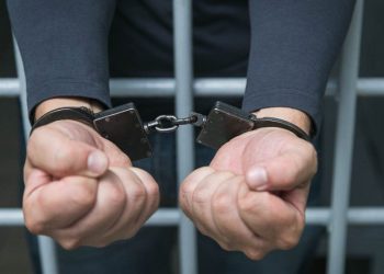 Сот эки тарапты карабай чечим чыгарып койду. Эмне кылсам болот?