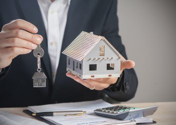 Атамдын мүлкүнө экинчи аялынын балдары дагы талапкер болобу?