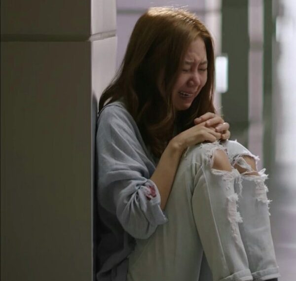 Атам мени биринчи класста окуткан мугалимим менен жүрөт экен. Эмне кылсам болот?