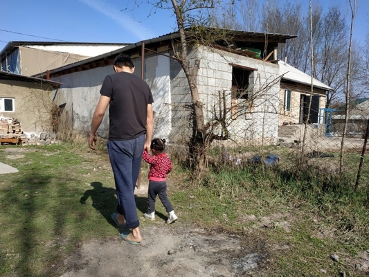 Апасынын макулдугу жок бала багып алсак болобу?