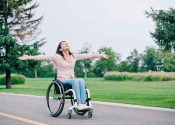 “Мендей майып кызды сүйүп калганына ишенбейм”. Адистер жооп берет