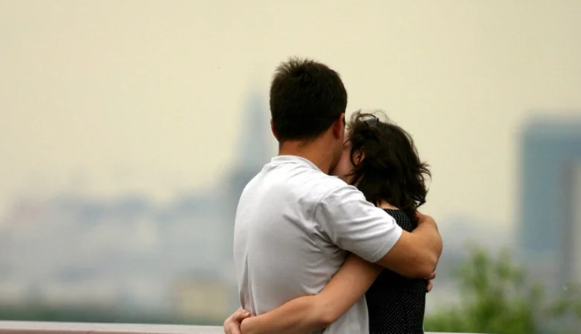 Кайын агам аялынын бутун ушалап бермейин уктабайт