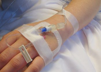 Боюмда бар экенин билбей укол алгам. Балама зыяны жокпу?