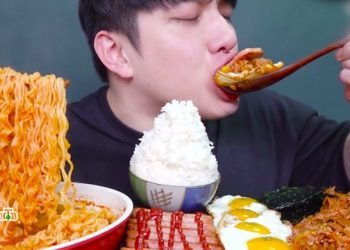 Тамакты чалпылдатып жегендерди көрсөм ачуум келет. Эмне кылсам болот?