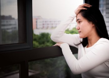 Менин атымда 4 сотук жер бар. Күйөөм менен ажырашсам экиге бөлүнөбү?