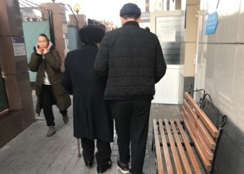 Кайын атама "эркелебеңиз" деп айтып алып