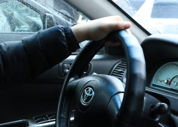 Каза болгон атамдын машинасын өзүмө кантип өткөрөм?