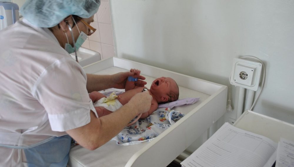 Аялым Өзбекстандан төрөдү. Балама күбөлүк алуу үчүн эмне кылышым керек?