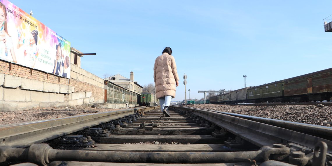 Көзүм кылый. Адамдардын жүрөк ооруткан көз караштарынан