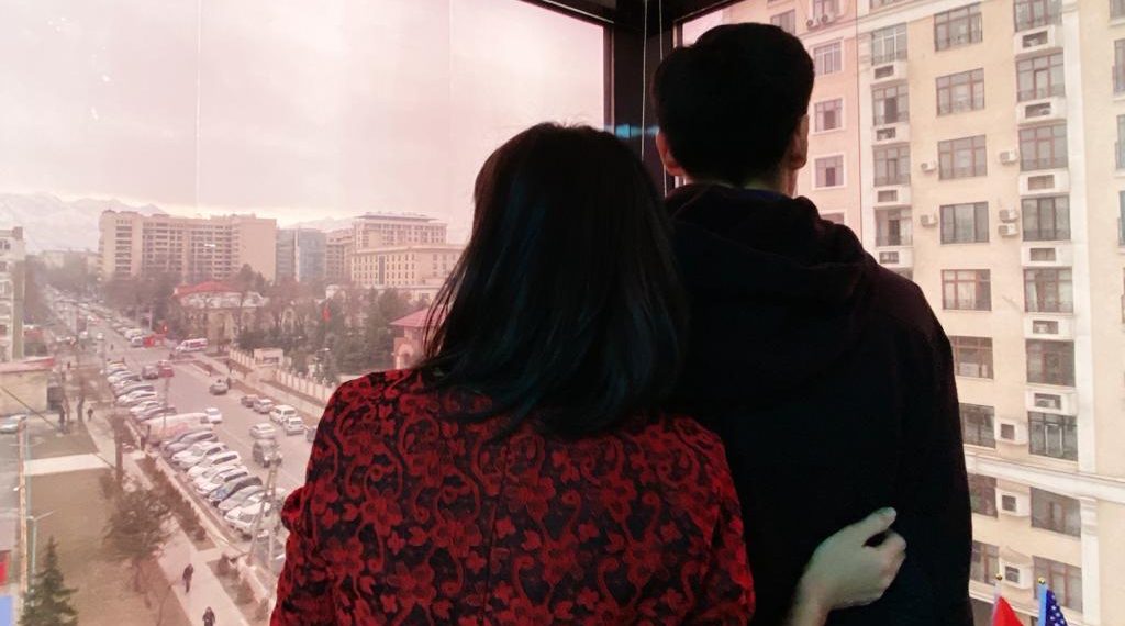 Сүйгөнүңдүн эмнеси болбойт? Сүйүү жөнүндө макалдар тесттинен өтүңүз