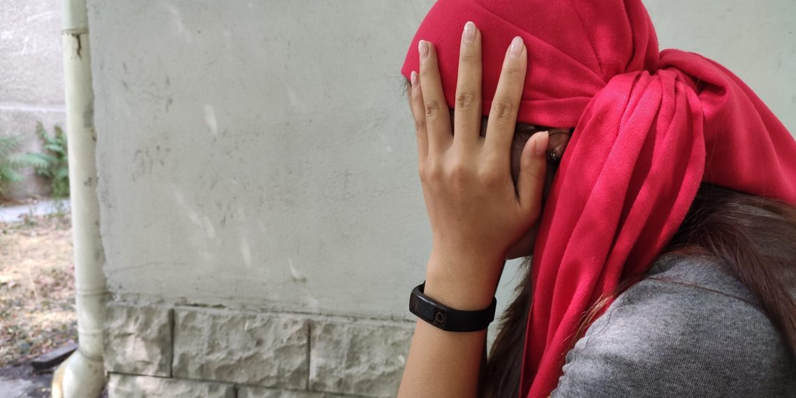 Күйөөм менден бекитип кайын журтума акча берип жүрүптүр. Эмне кылсам болот?