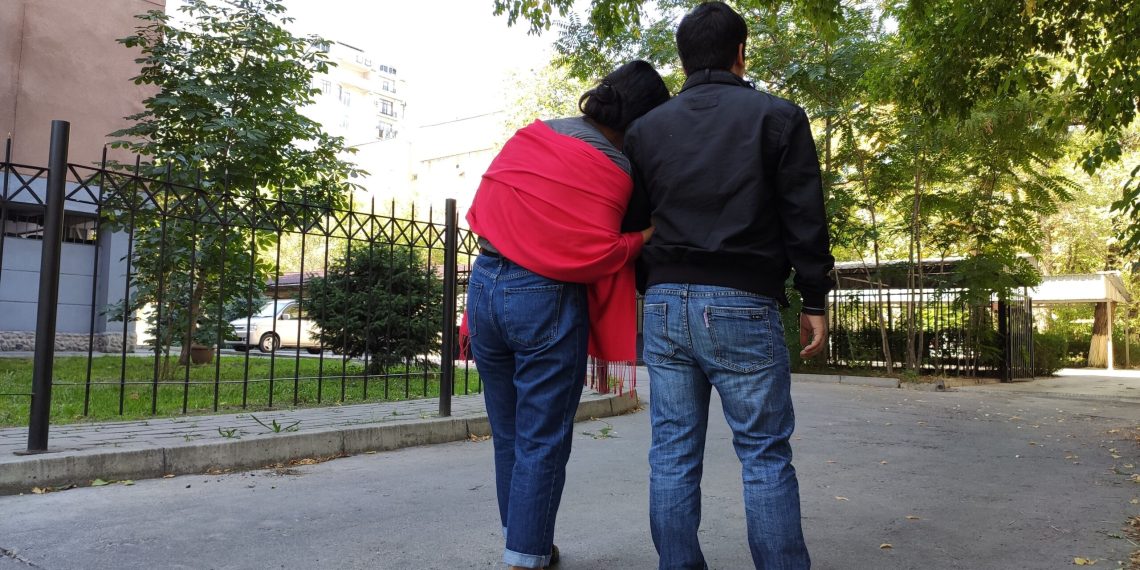 Аялын катуу сүйгөн күйөө үй-бүлөлүк сыры менен бөлүштү