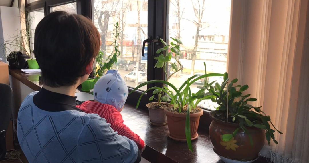 Беш айлык кызым жөтөлүп жатат. Эмне дары берсем болот?