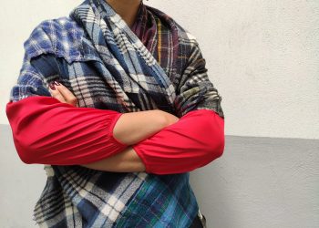 Жаман сөздөр менен сөгүү мыйзамда кандай каралган? Юрист жооп берет