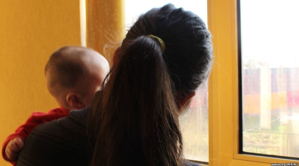 Кызымдын фамилиясы өзүмдүн атымда. Күйөөмдөн алимент өндүрө аламбы?