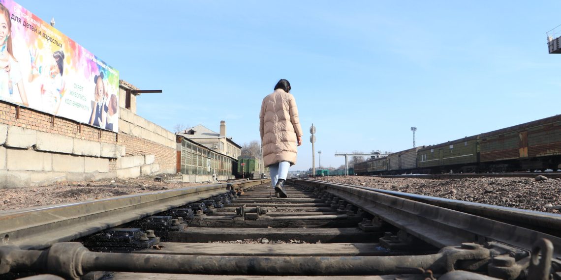 Боюнда бар сиңдимди таштап кеткен жигитин сотко берсек болобу?