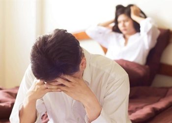 Күйөөм төшөккө жарыксыз болгондон бери менден качып жүрөт. Эмне кылсам болот?