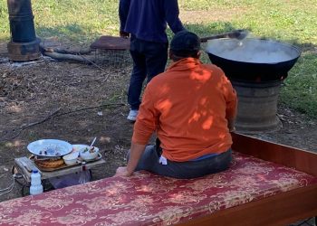 Кызымдын үйүнө барсам күйөө балам идиш жууп жүрүптүр