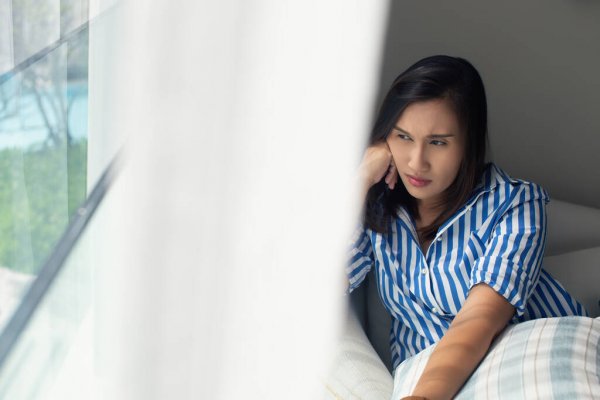 Турмушка чыкканыма төрт ай болсо дагы боюма бүтө элек. Мен эмне төрөбөймүнбү?