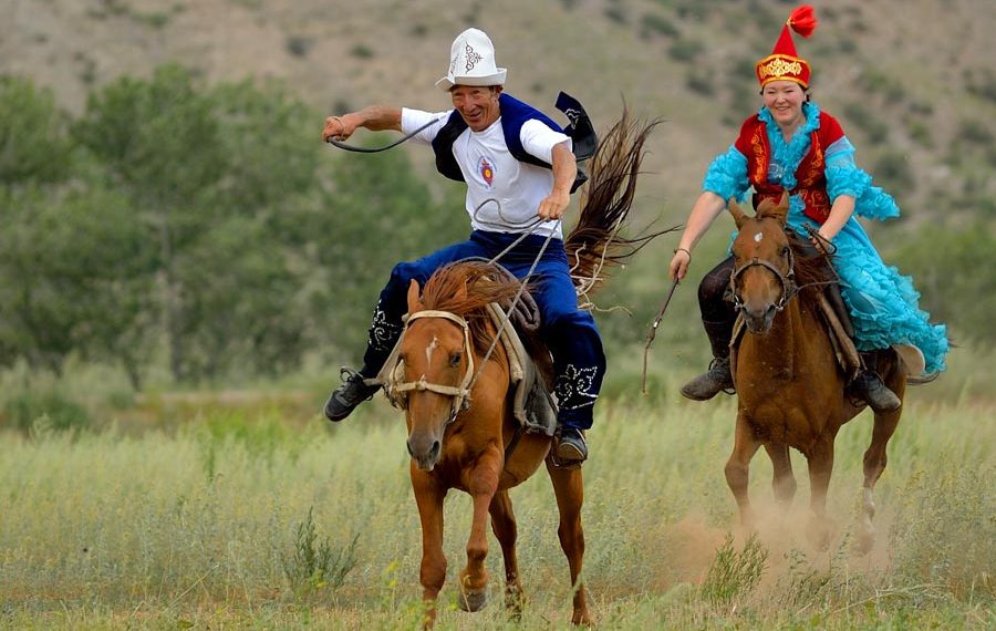 "Жылкы мүнөз" деп кандай адамды айтат? Кыйындар үчүн тест
